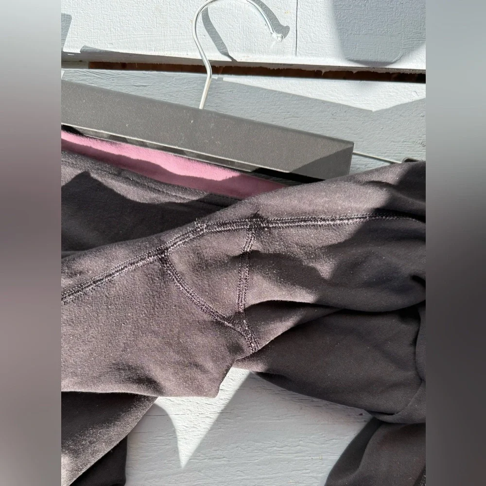 Lululemon Reversible Wunder‎ Under Leggings Size 4 Mauve Black Crop